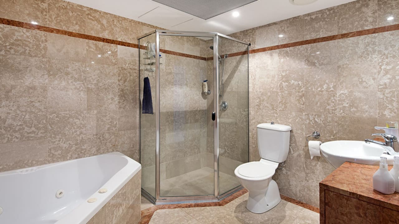Unfurnished room in a flatshare