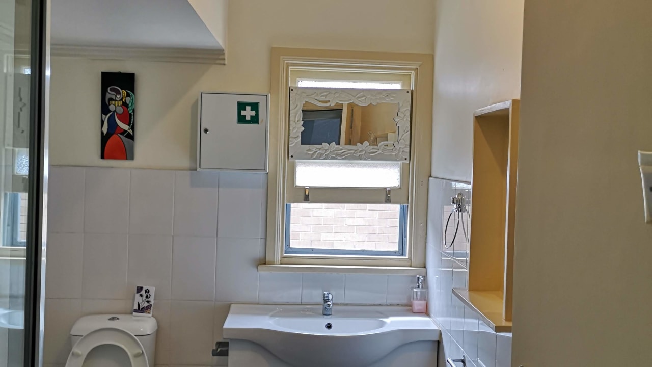 Furnished room in a share house