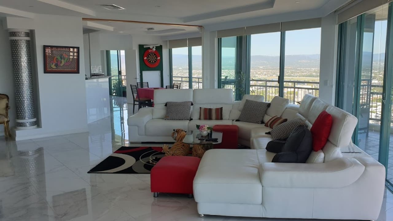 Furnished room with ensuite in a flatshare