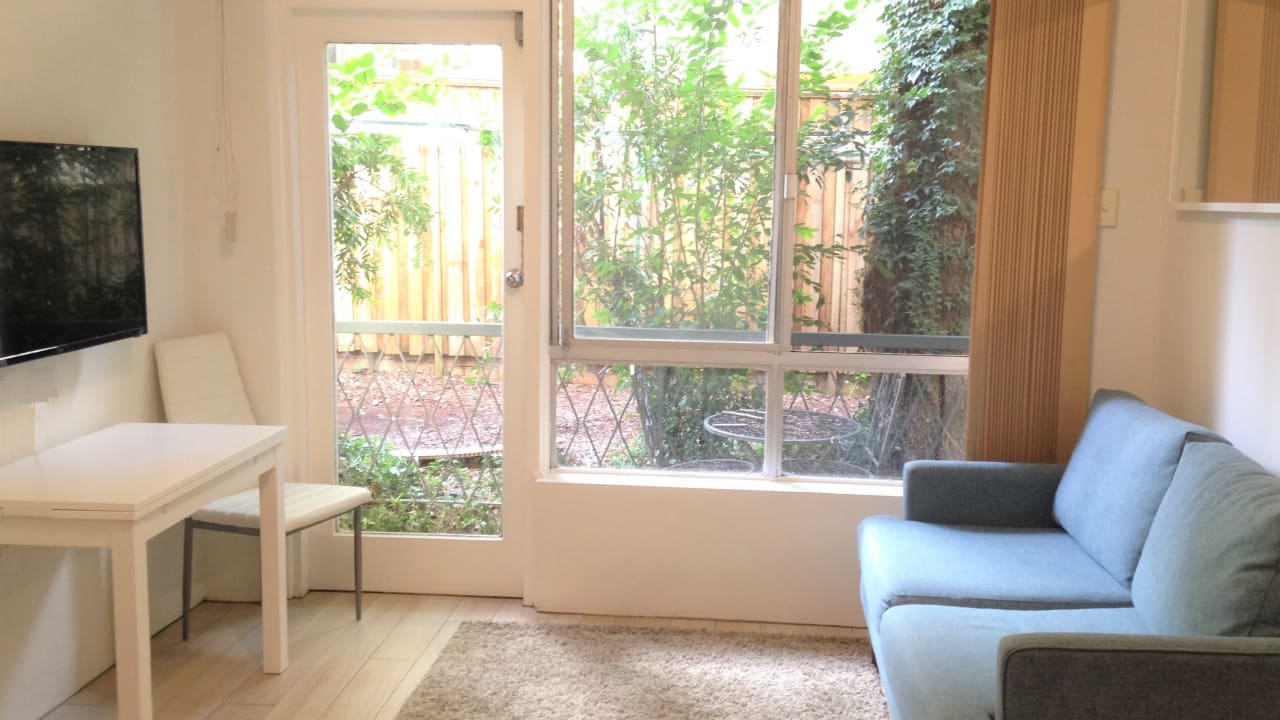 Whole property with 1 room for rent