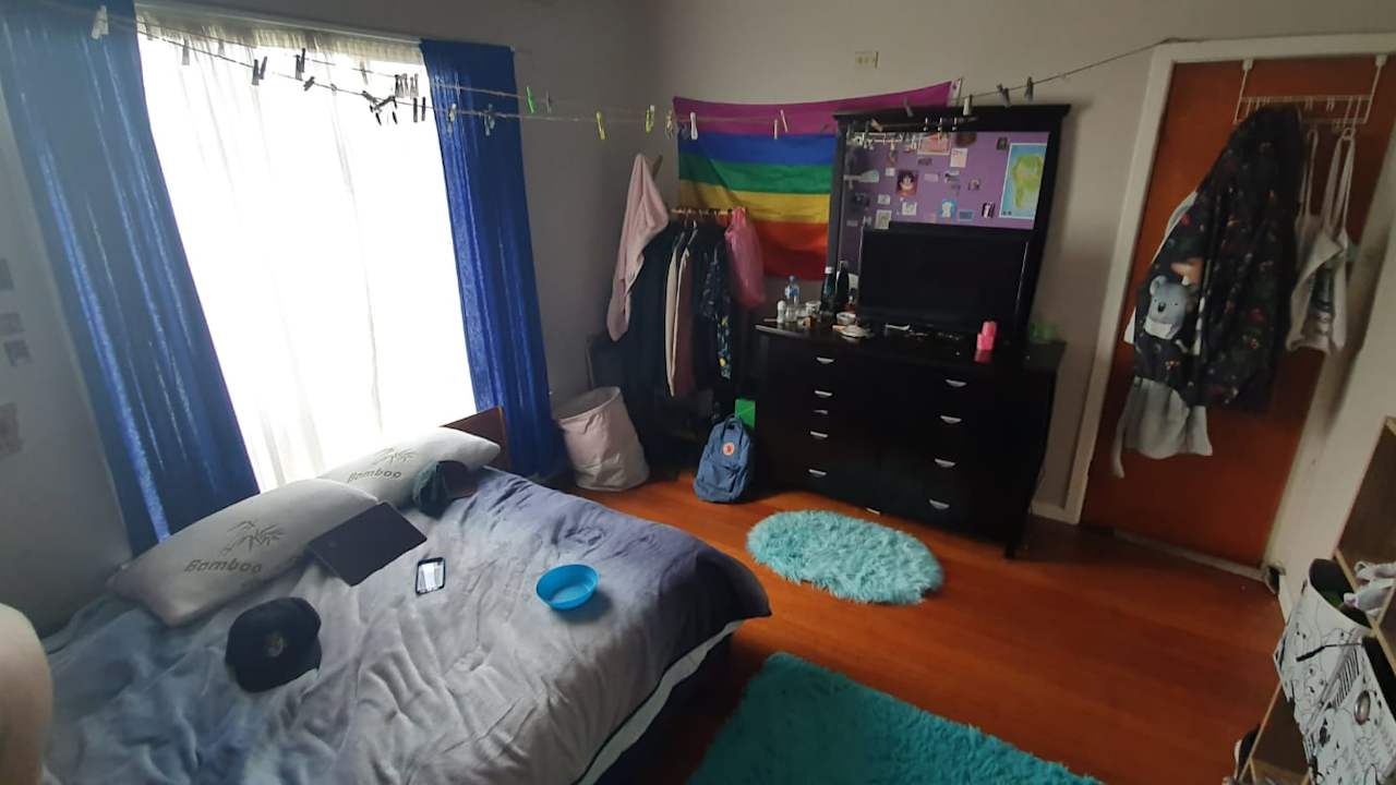 Room in a share house