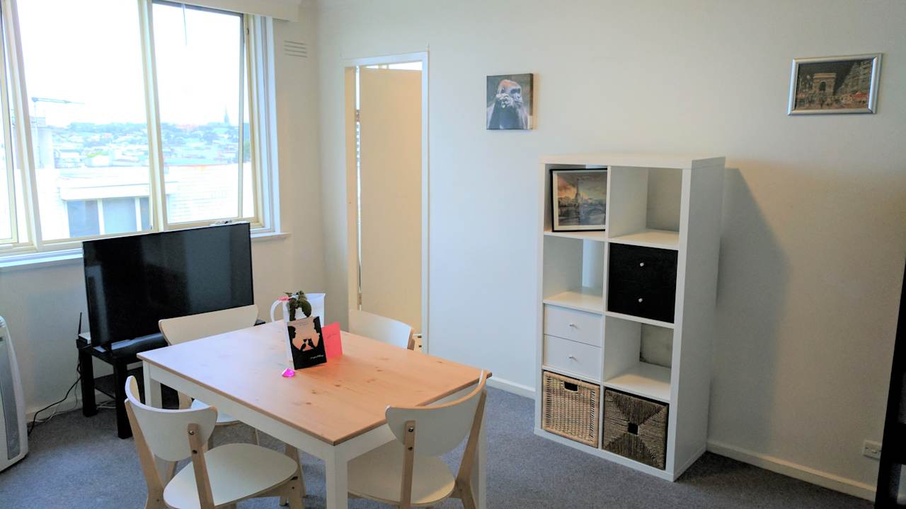 Whole property with 1 room for rent