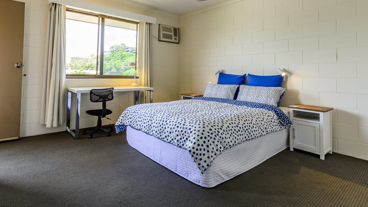 Furnished room in a flatshare