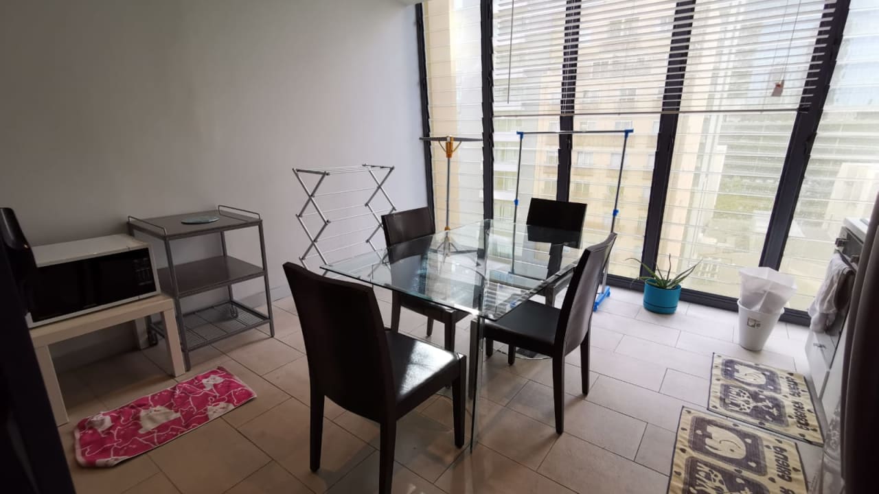 Furnished room in a flatshare