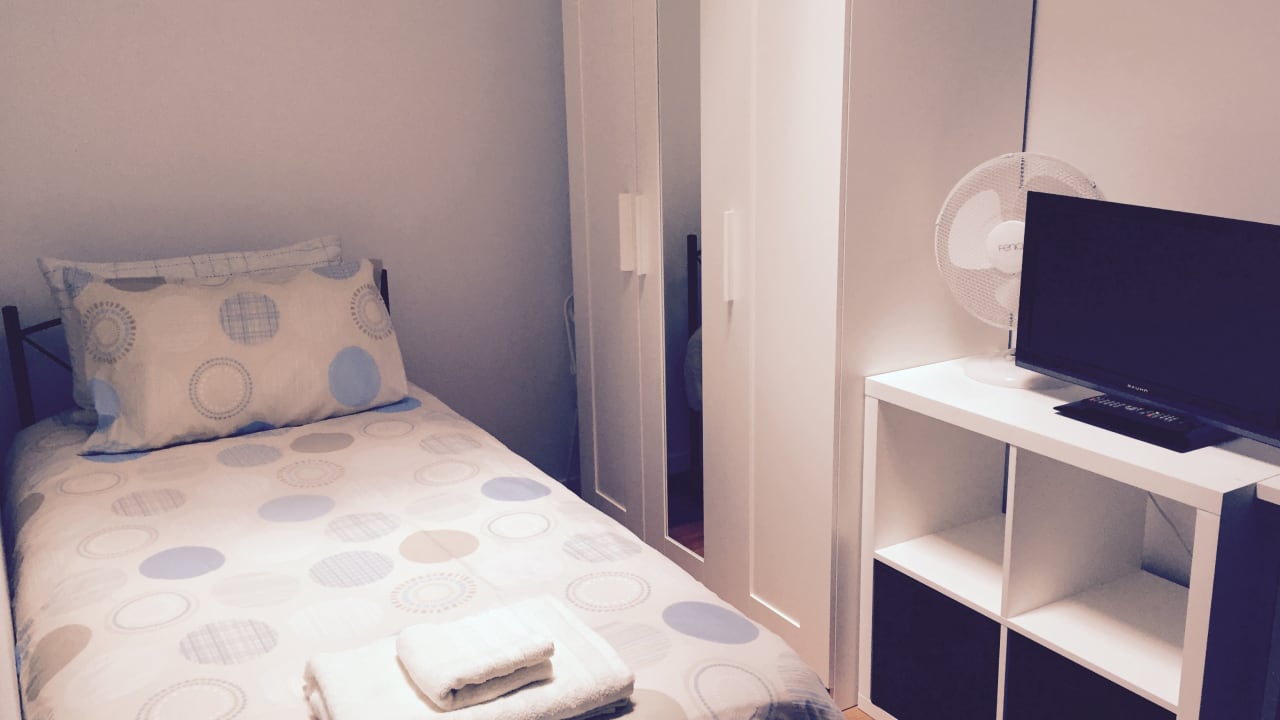 Furnished room in a share house
