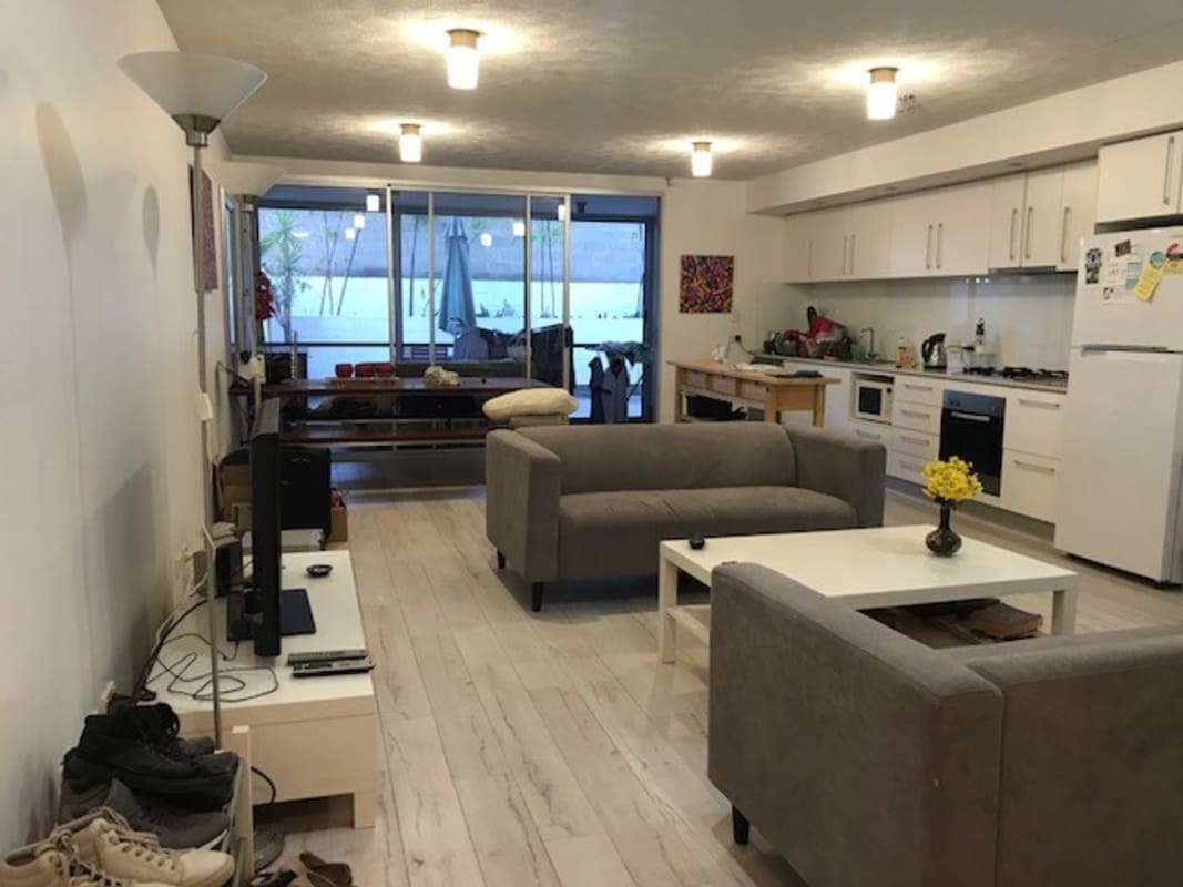 Room for Rent in Newstead, Brisbane 190, Furnishe...