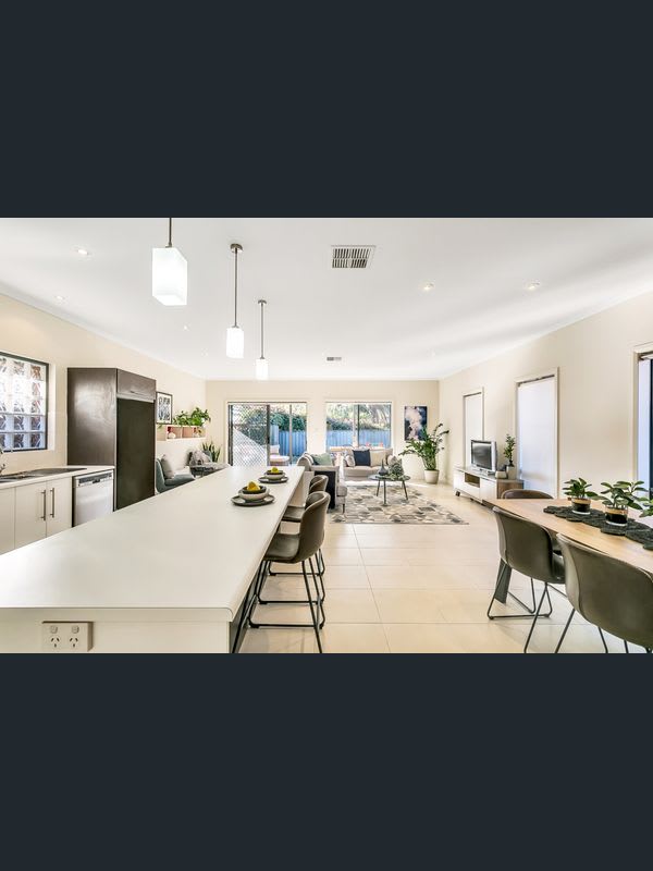 Room for Rent in Gardens, Adelaide 200,