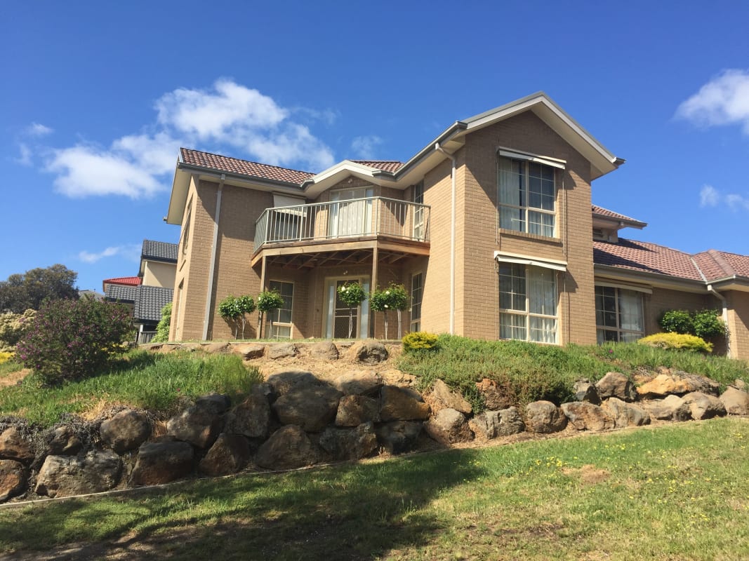 Room for Rent in Bundanoon Avenue, Sunbury, VIC 1...