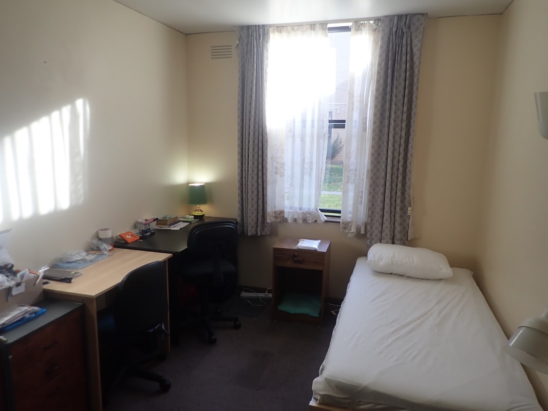 Room for Rent in Carlton, Melbourne 220, Furnishe...