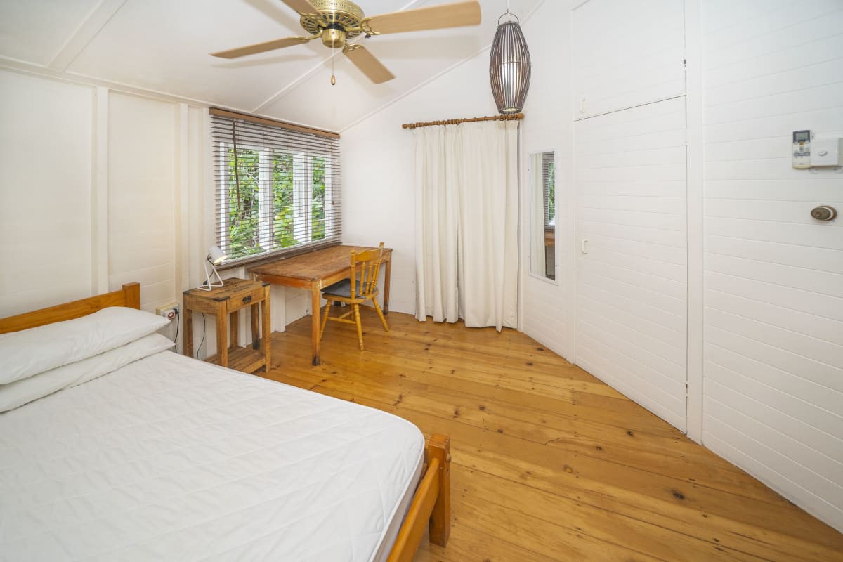 Room for Rent in North Ward, Townsville 340, Furn...