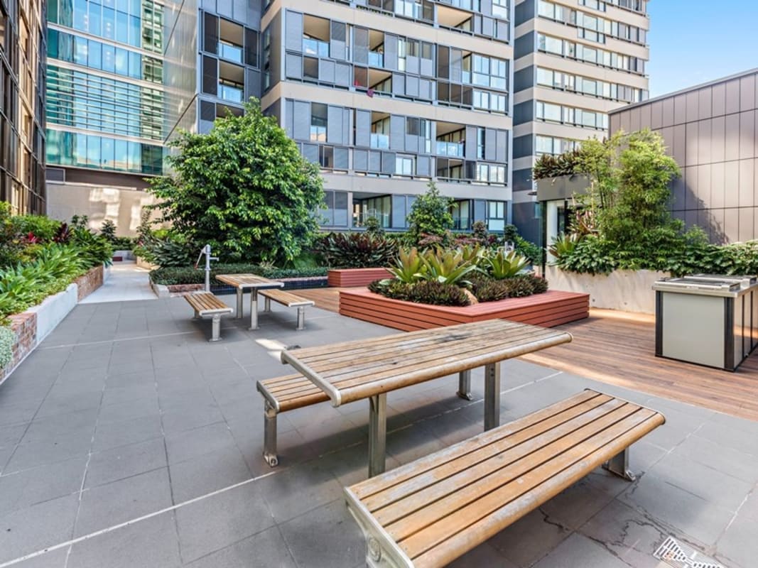 Room for Rent in Haymarket, Sydney 330, Furnished...