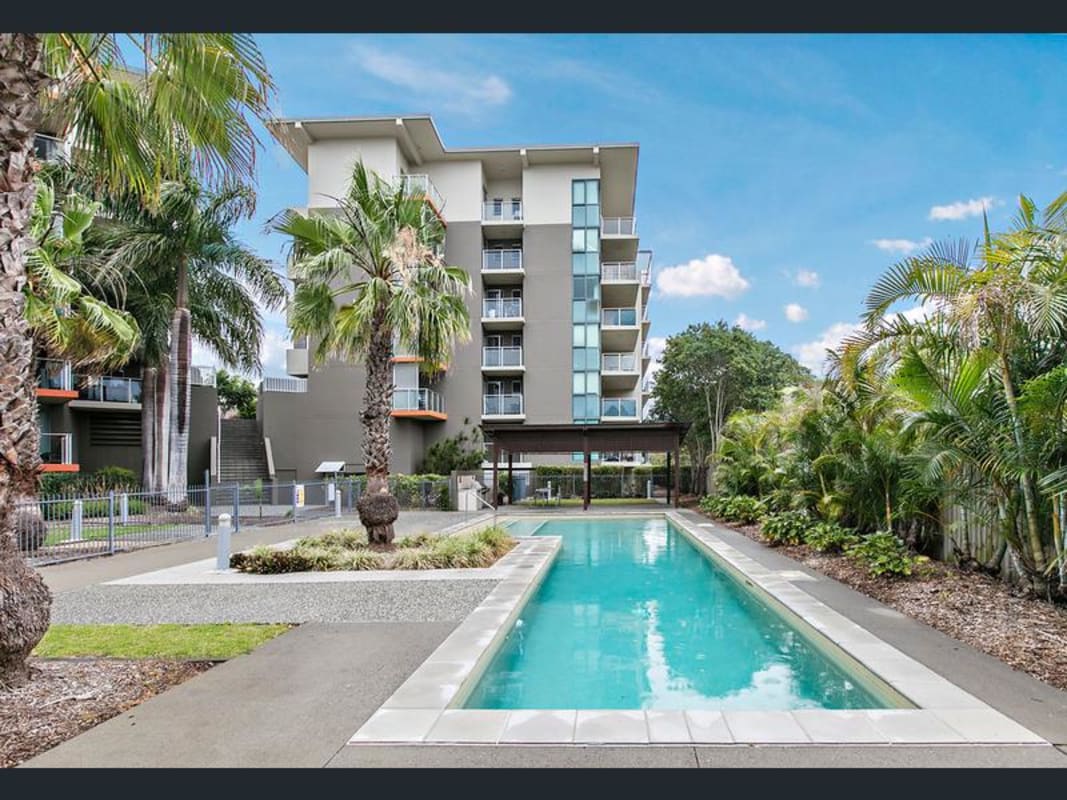 Room for Rent in Burleigh Waters, Gold Coast 220,...