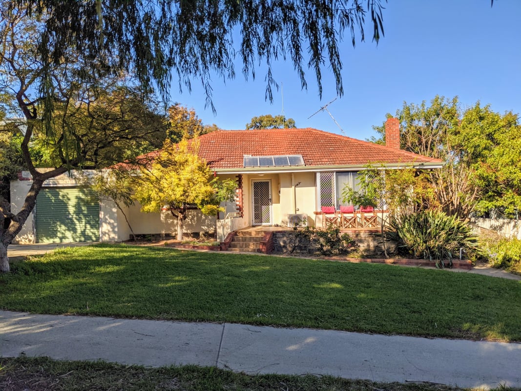 Room for Rent in White Gum Valley, Perth 170, Unf...