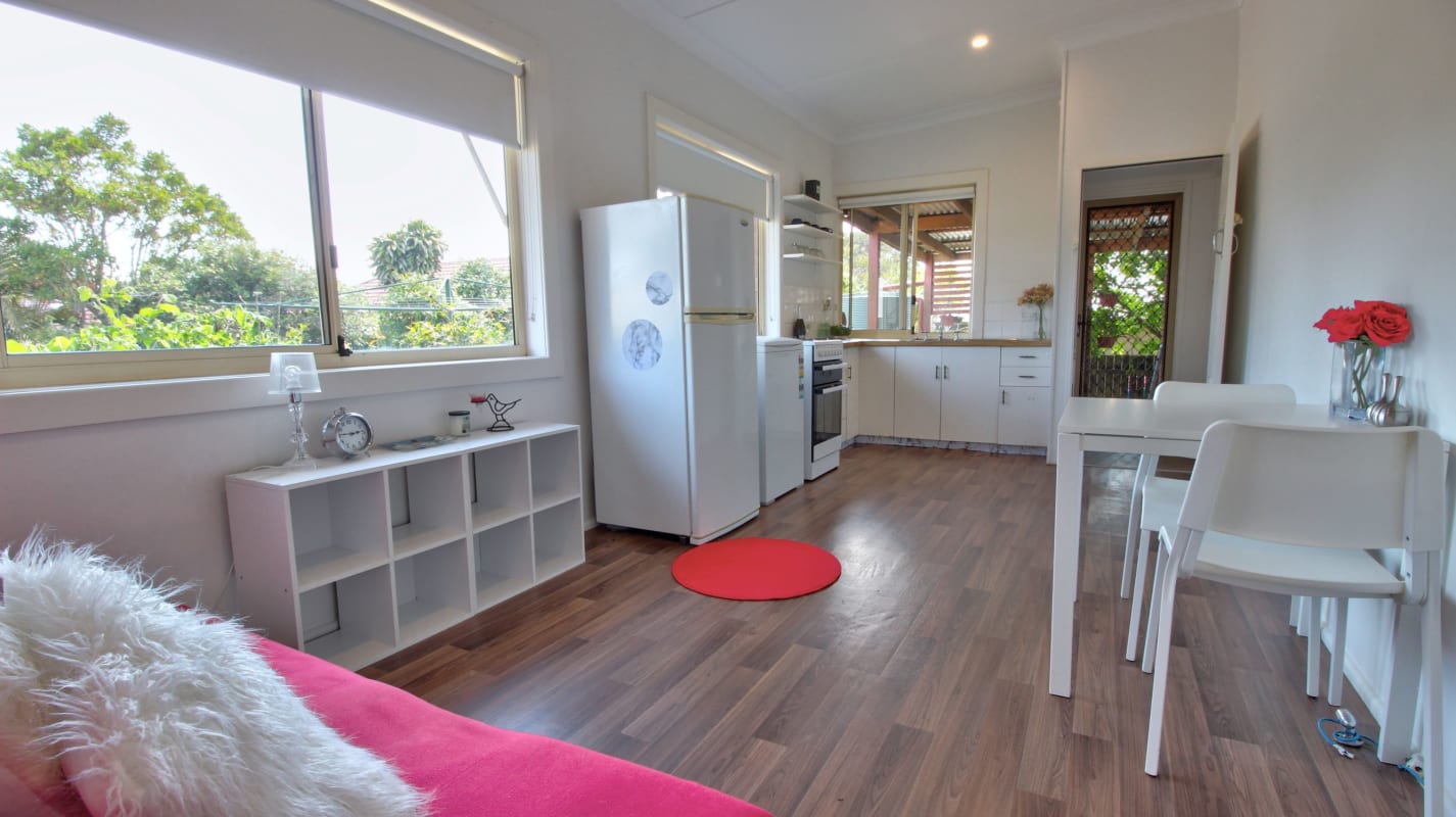 One Bed Flat for Rent in Forestville, Sydney 420,...