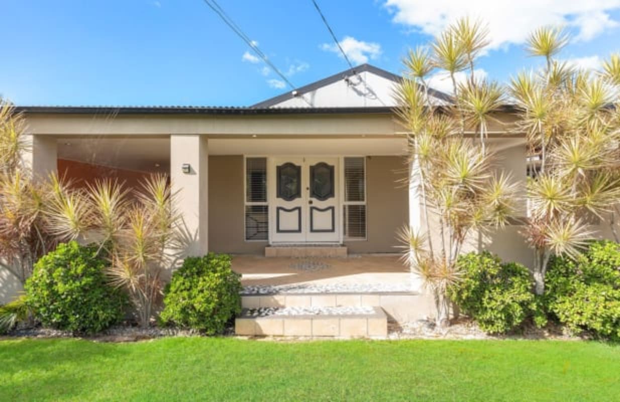 Room for Rent in Mermaid Waters, Gold Coast 300,