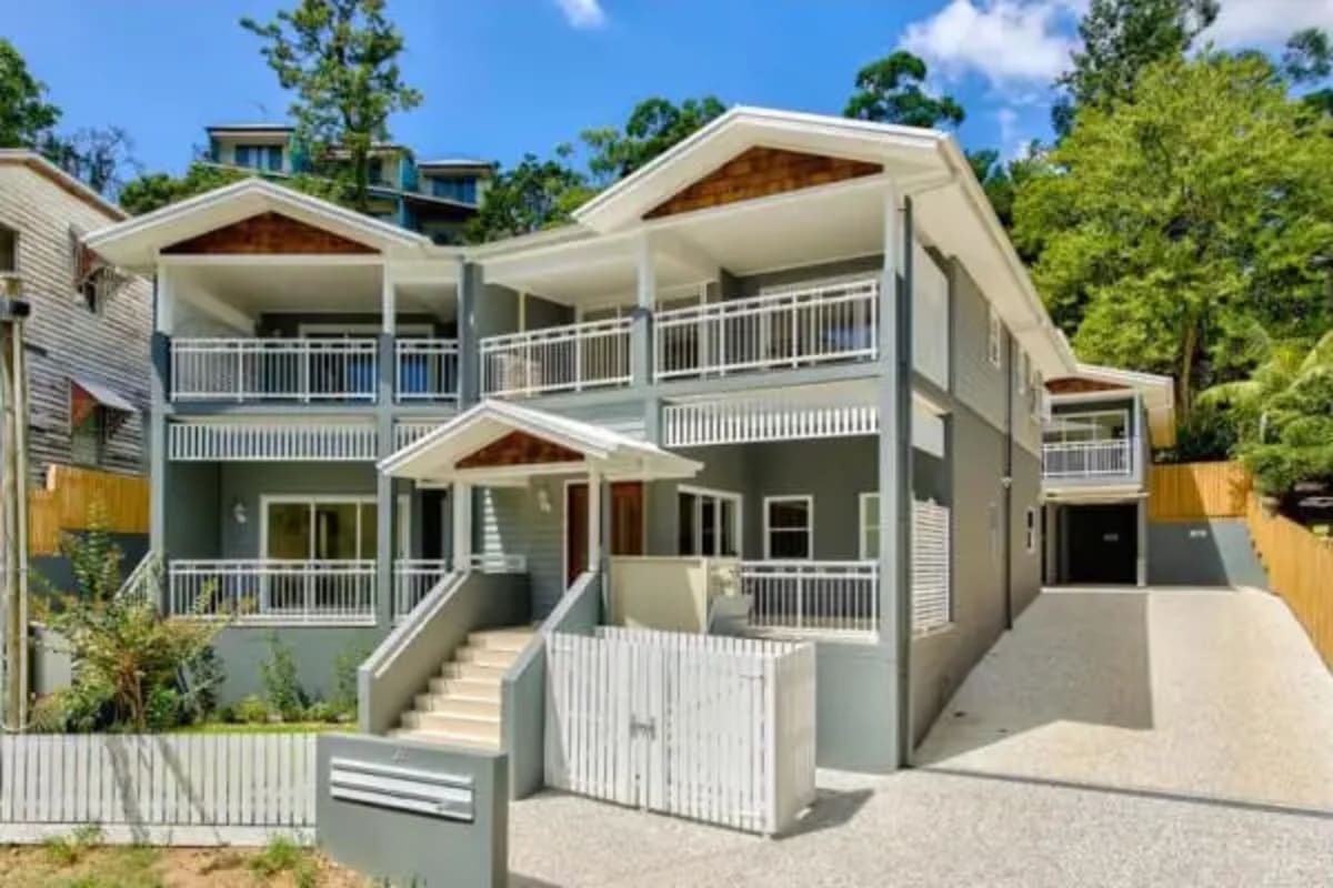 Room for Rent in Bardon, Brisbane 185, Furnished,...