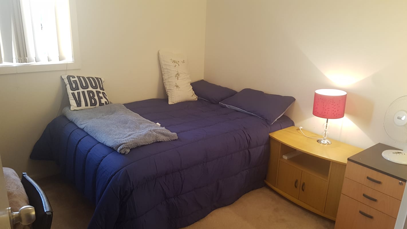 Room for Rent in Taylors Hill, Melbourne 120, Fur...