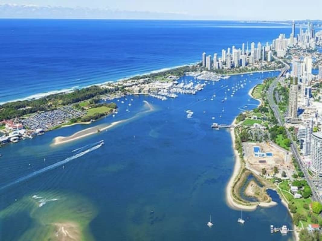 Room for Rent in Wilson Street, Labrador, Gold Coast...