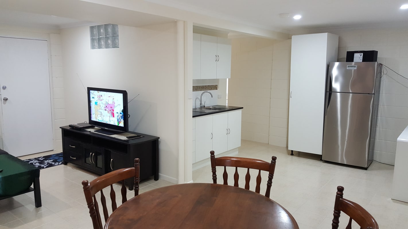 Granny Flat for Rent in Kelso, Townsville 200, Fu...