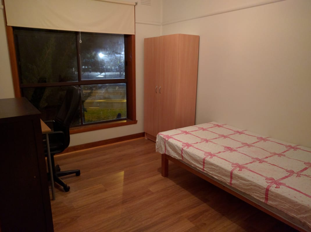 Room for Rent in Heidelberg West, Melbourne 130,
