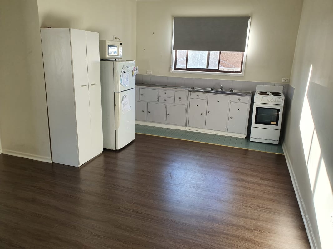 Granny Flat for Rent in Warilla, Wollongong 300,