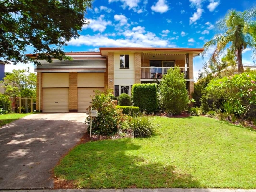 Room for Rent in Eight Mile Plains, Brisbane 220,...