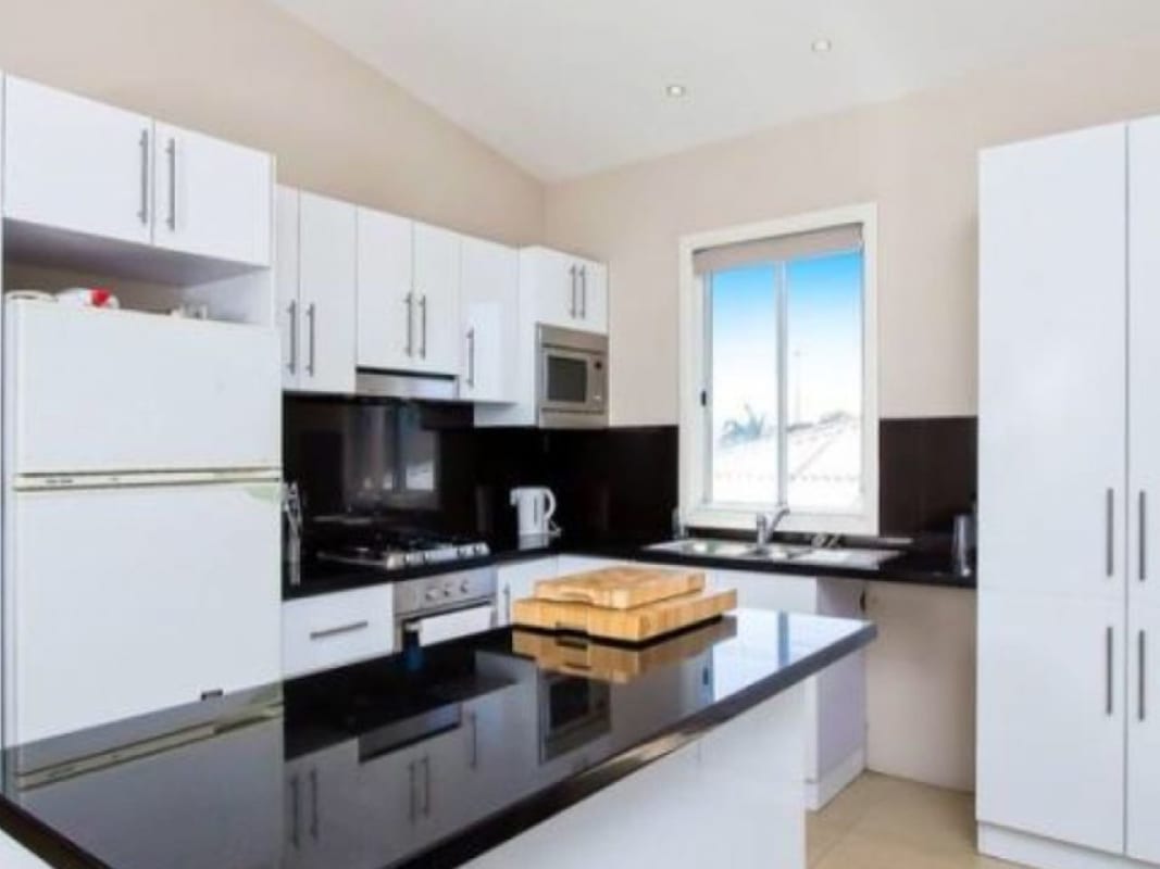 Room for Rent in Labrador, Gold Coast 280, Flexib...