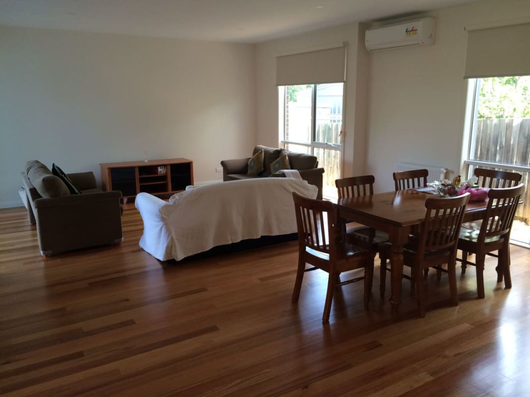 Room for Rent in Burwood, Melbourne 310, Furnishe...