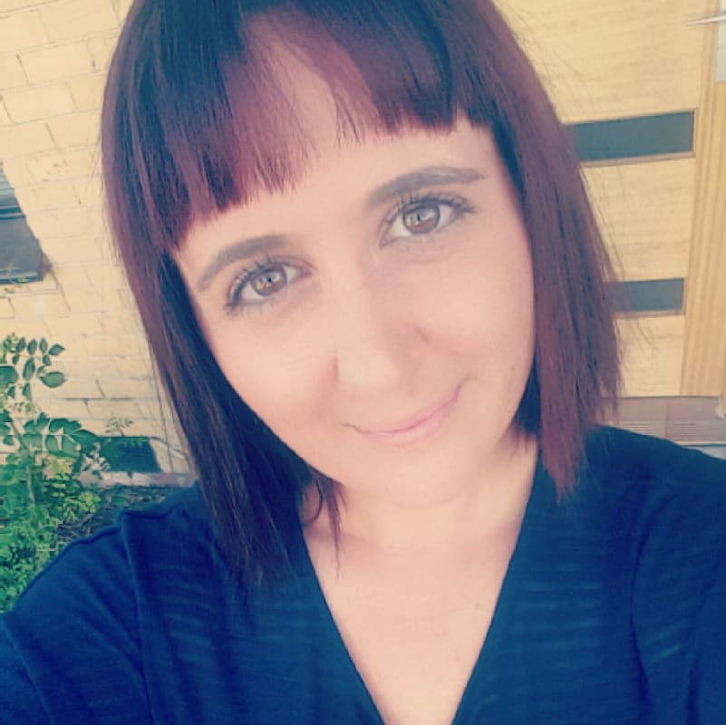 Sarah (34) - Looking in Moonah, Lenah Valley, Clarem... | Flatmates.com.au