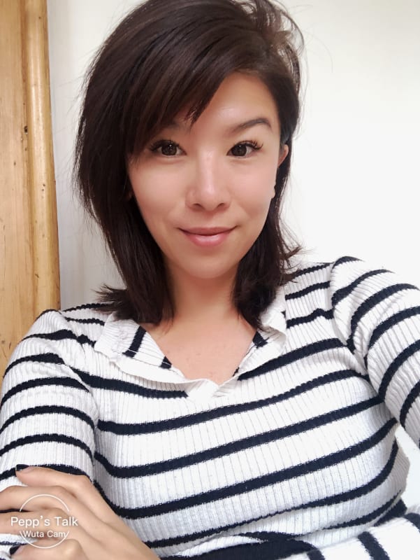 Eve (37) Looking in Elsternwick