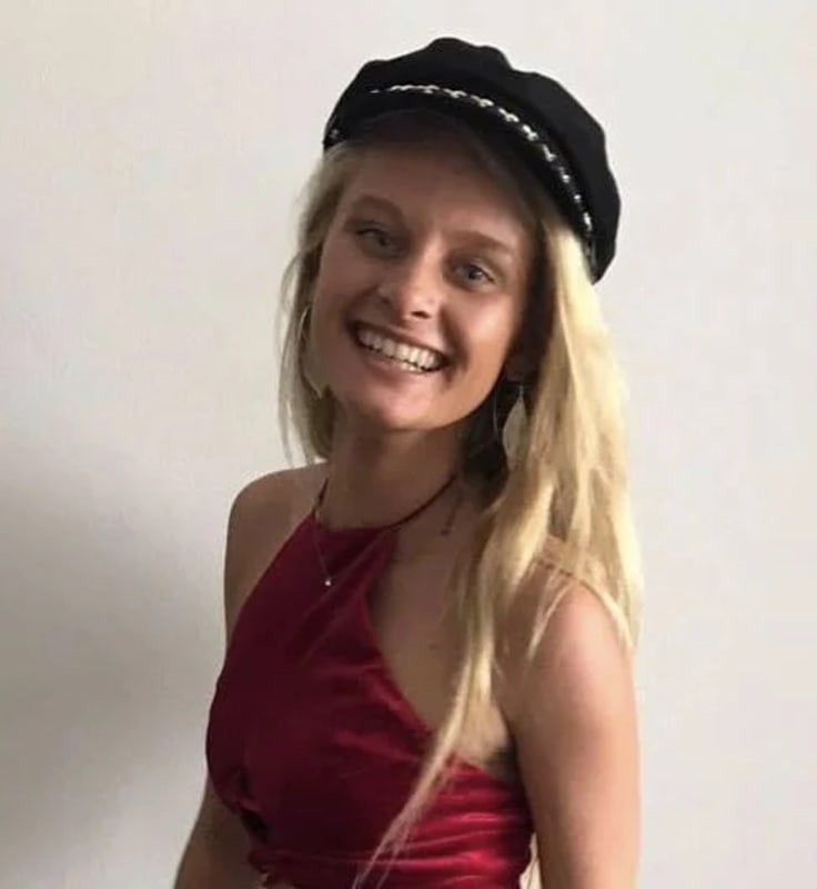 Emma (24) - Looking in Port Macquarie | Flatmates.com.au