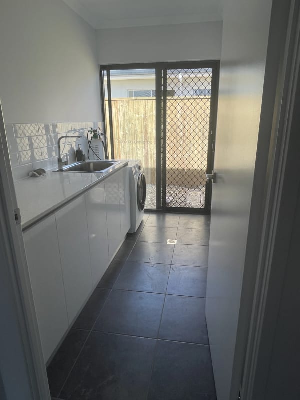 Room for Rent in Bentley Park, Cairns 250, Unfurn...