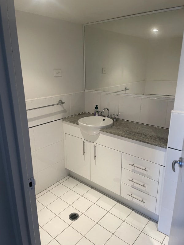 Room for Rent in Newcastle, Newcastle 285, Unfurn...