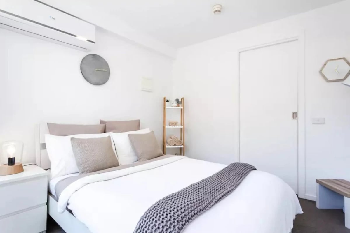 One Bed Flat for Rent in Prahran, Melbourne 285,