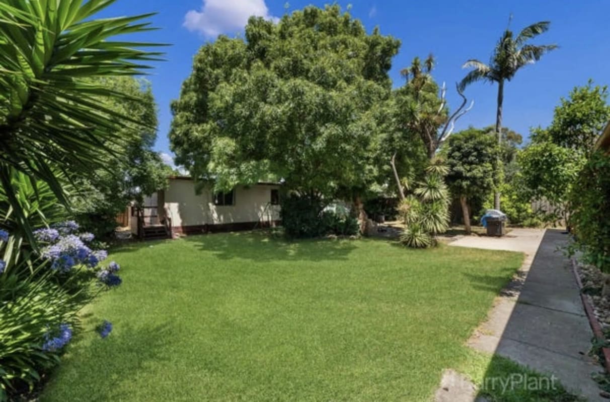 Room for Rent in Melton South, Melbourne 200, Unf...