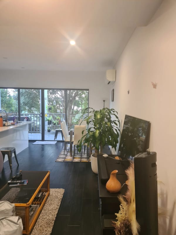 Room for Rent in Camp Hill, Brisbane 210, Unfurni...