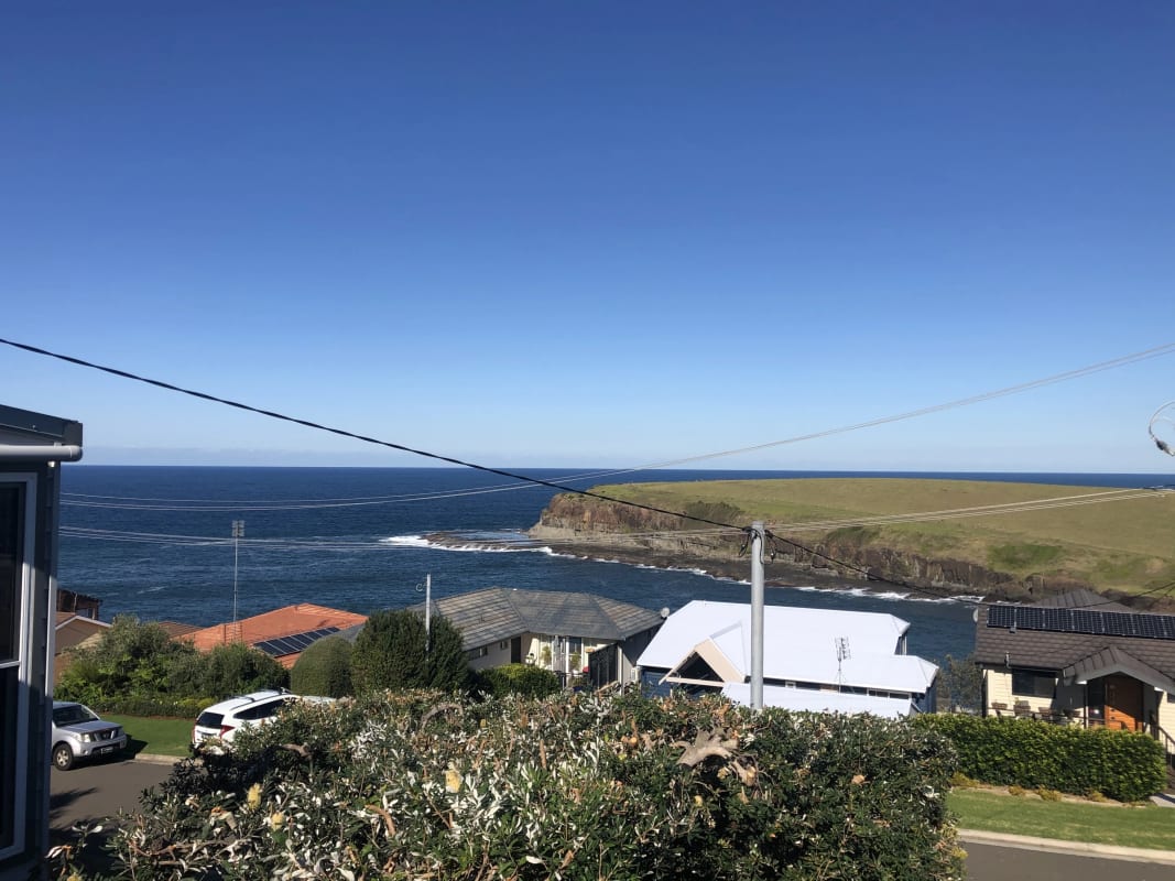 Room for Rent in Kiama Heights, NSW 250, Furnishe...