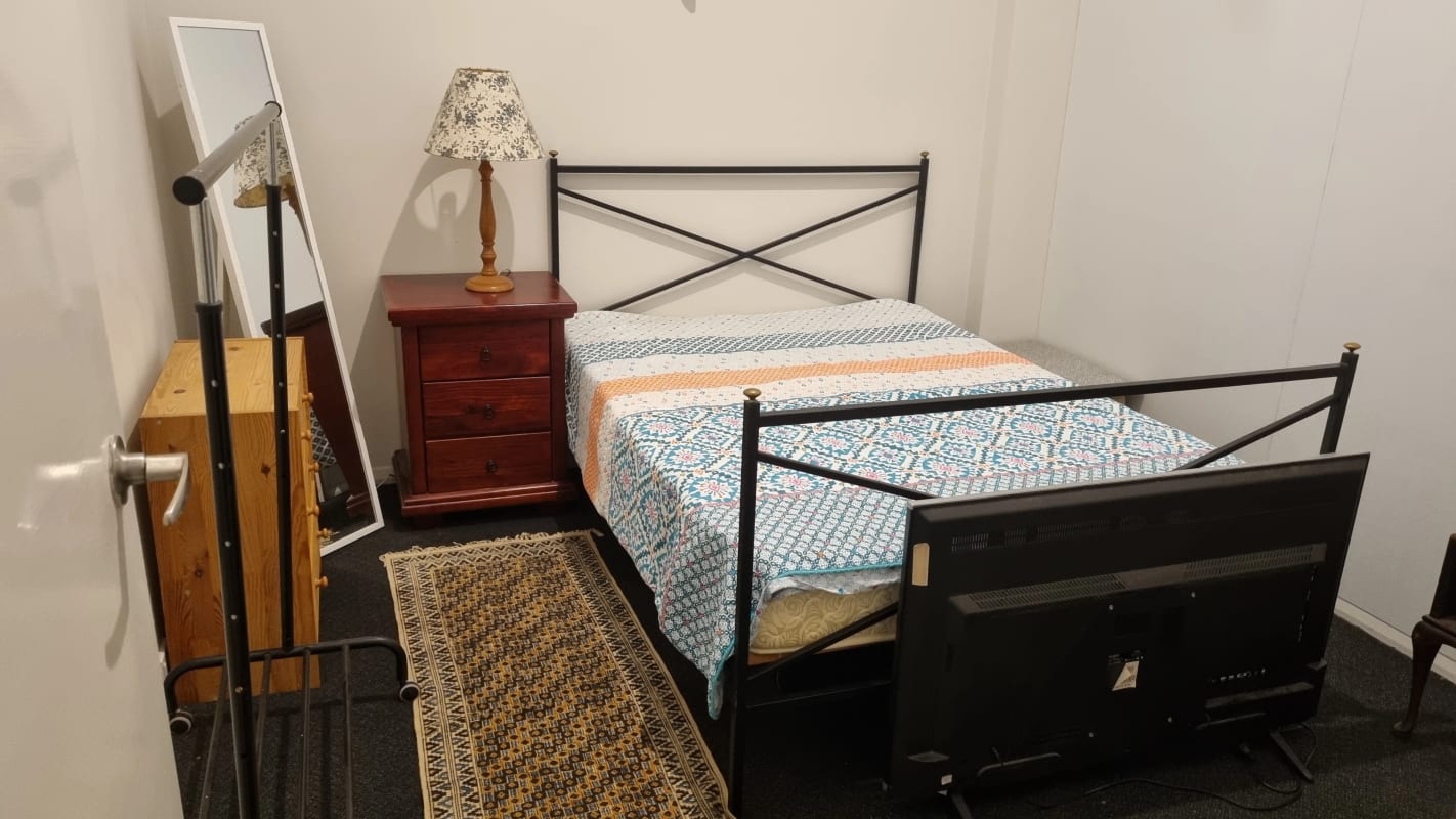 Room for Rent in Enmore, Sydney 240, Furnished, S...