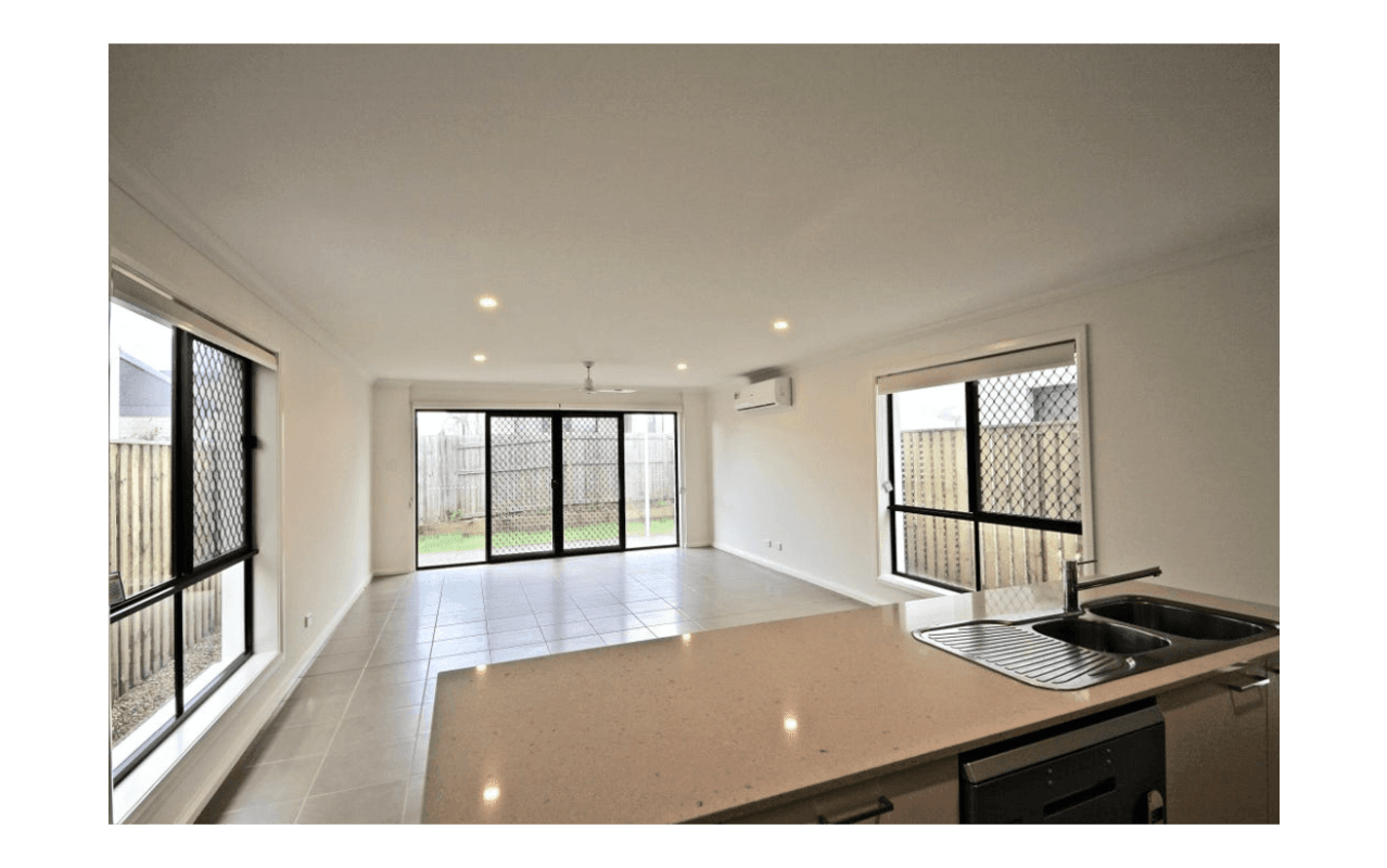 Room for Rent in Coomera, Gold Coast 195, Unfurni...