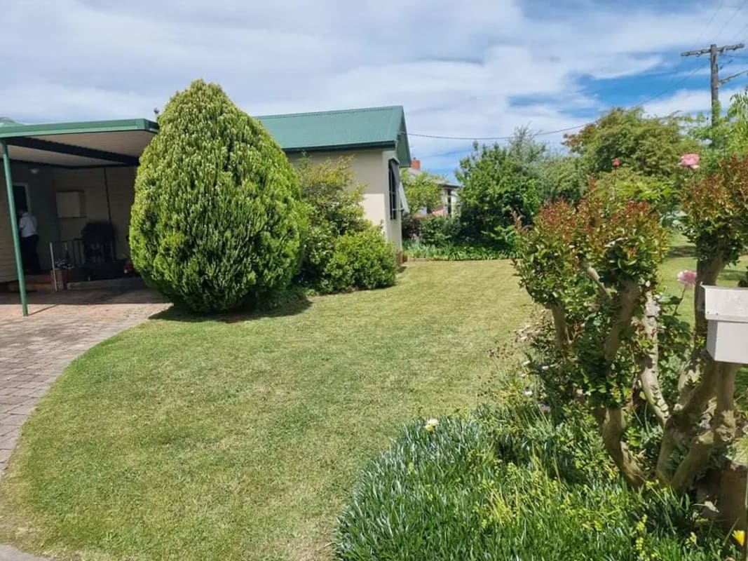 Room for Rent in North Albury, NSW 250, Furnished...