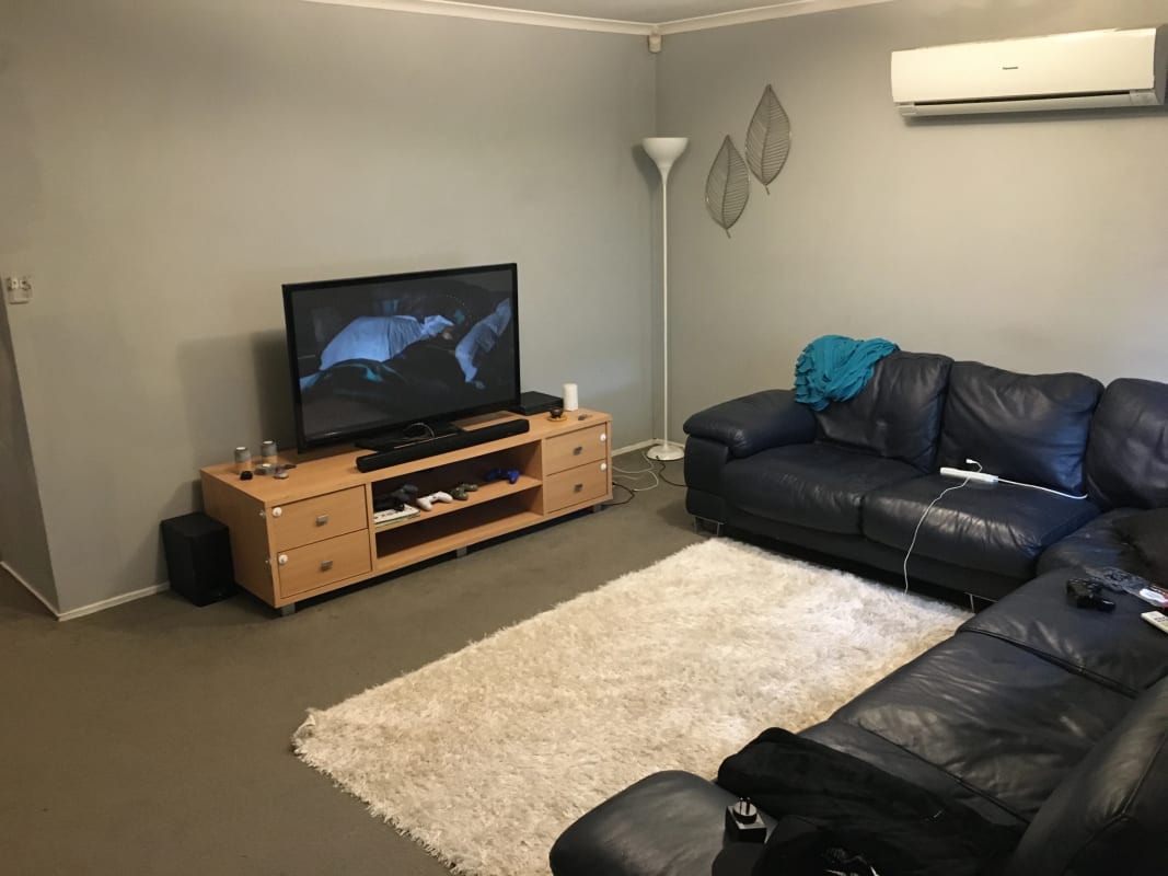 Room for Rent in Pakenham, VIC 170, Flexible with...