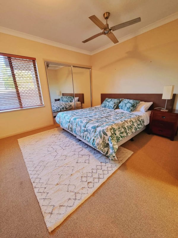 Room for Rent in Mooroobool, Cairns 250, Furnishe...
