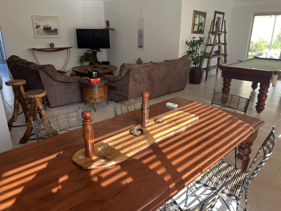 room-for-rent-in-halls-head-perth-250-furnished-flatmates-au