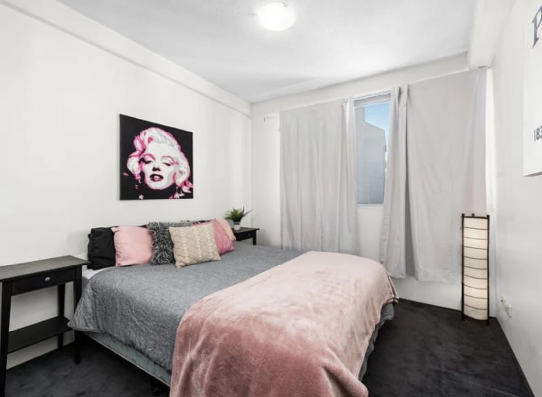 Room for Rent in Spring Hill, Brisbane 340, Furni...