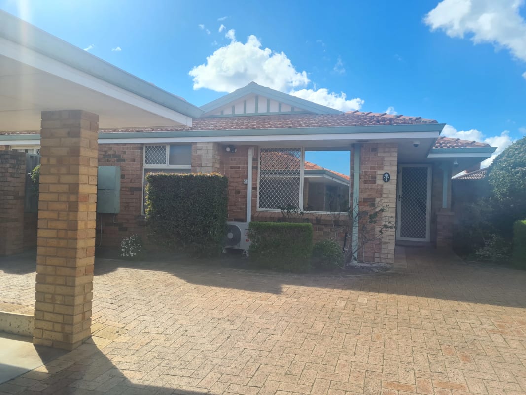 Room for Rent in Cloverdale, Perth 220, Furnished...