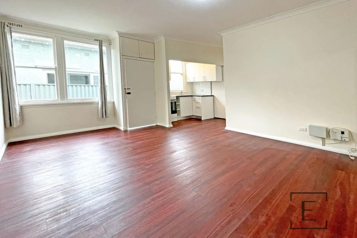 Whole Property for Rent in Sydney 500,