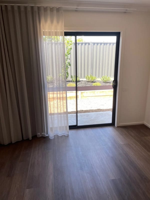 One Bed Flat for Rent in Cranbourne, Melbourne 33...