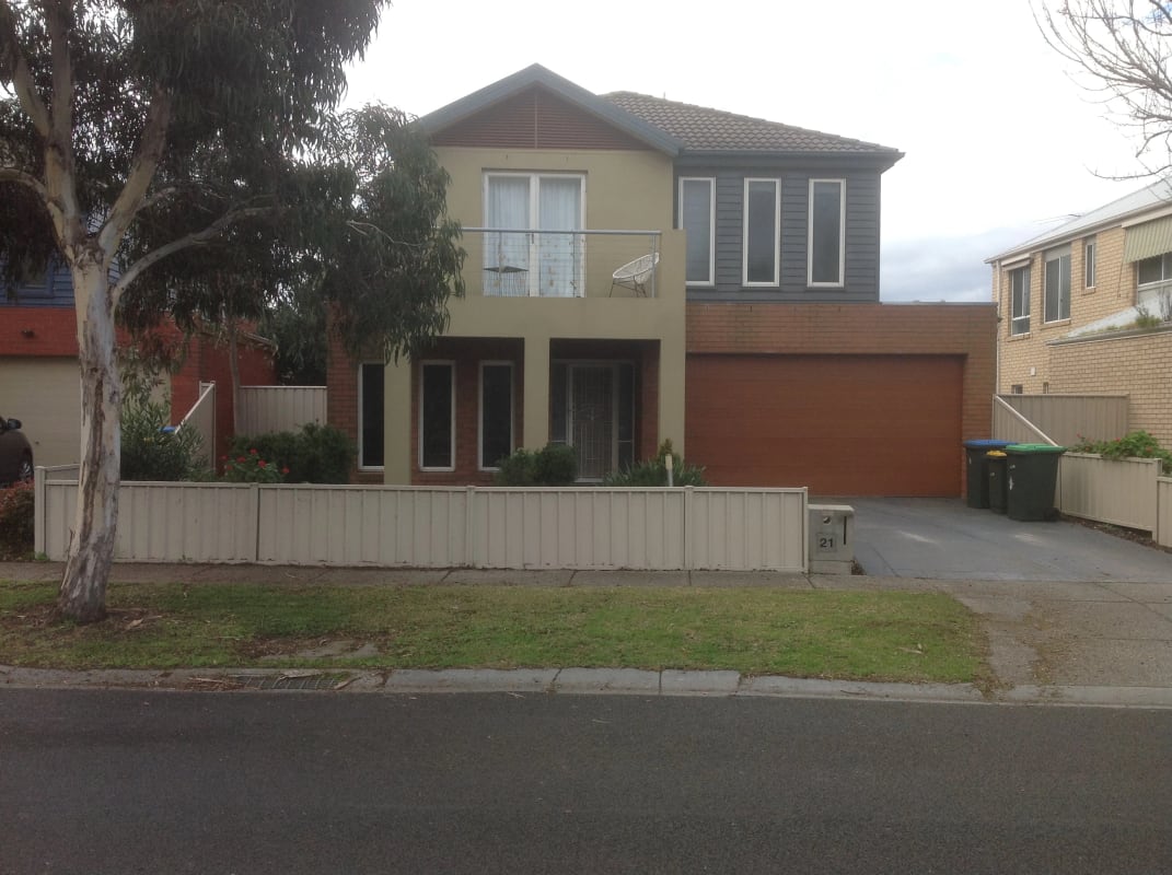 Room for Rent in Point Cook, Melbourne 180, Furni...