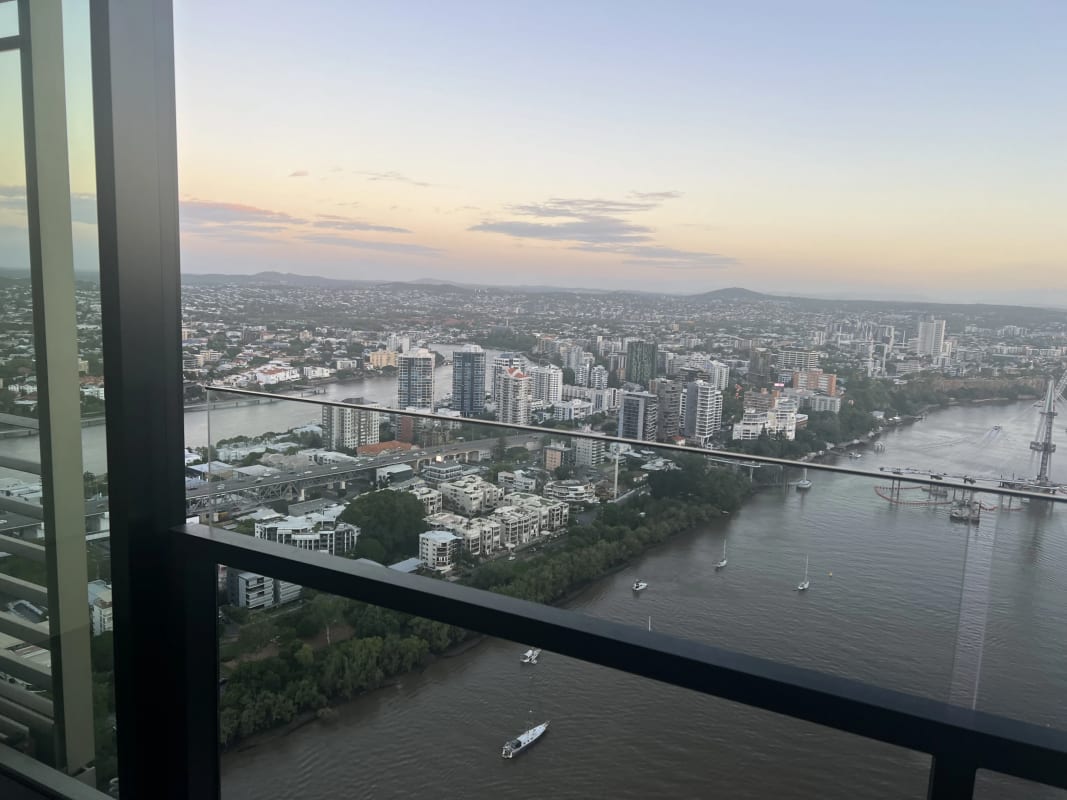 Room for Rent in Brisbane City, Brisbane | $750, Fur... | Flatmates.com.au