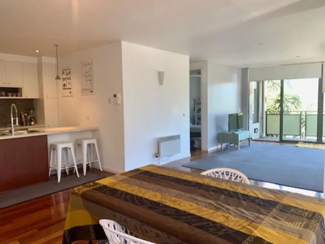 One Bed Flat for Rent in Elwood, Melbourne 400, F...